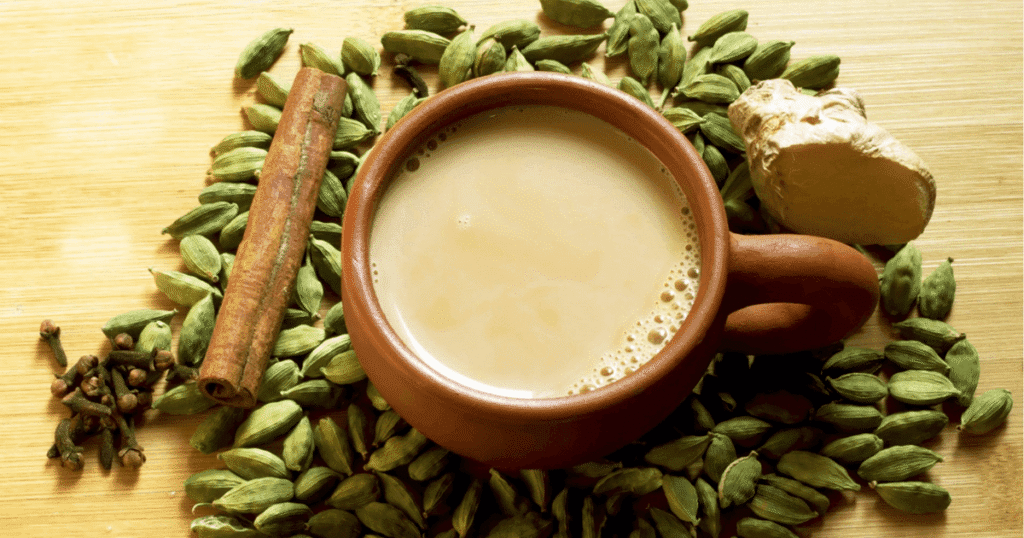 té de clavo y cardamomo